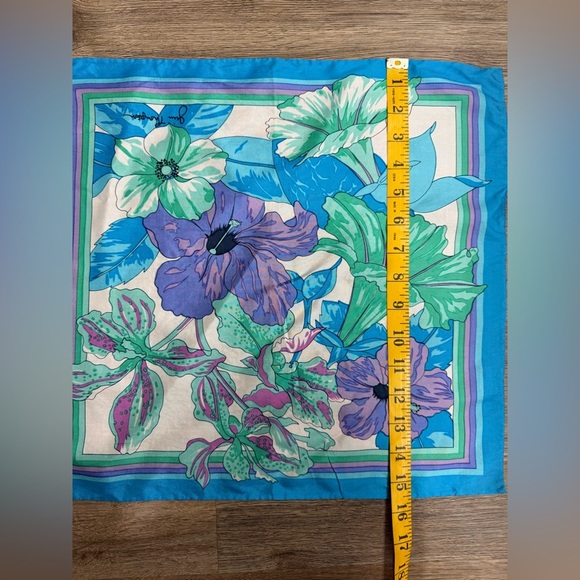 JIM THOMPSON 100% SILK SCARF MADE IN THAILAND - GORGEOUS AQUA COLORS - Picture 7 of 7